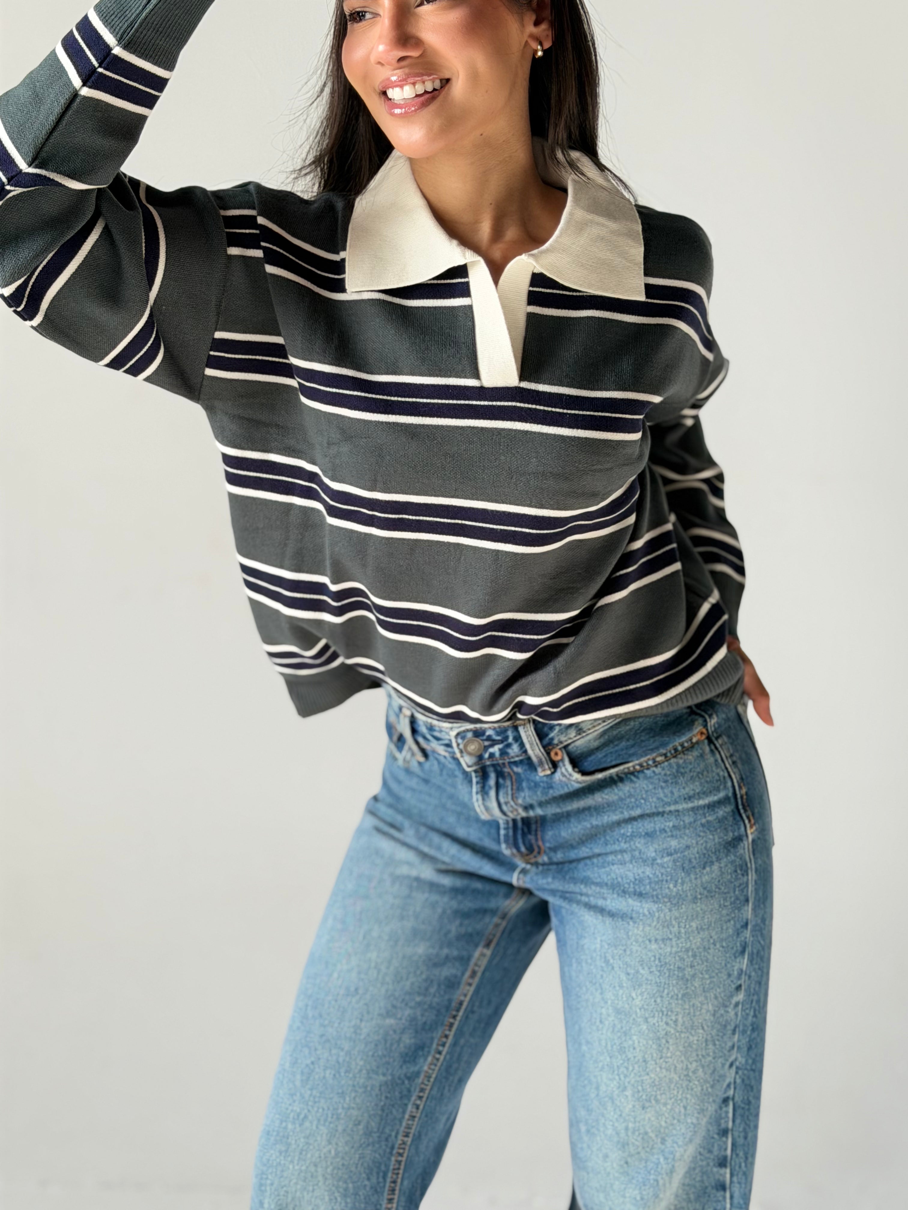 Bold Striped Polo Sweater in Dark green x Navy Blue