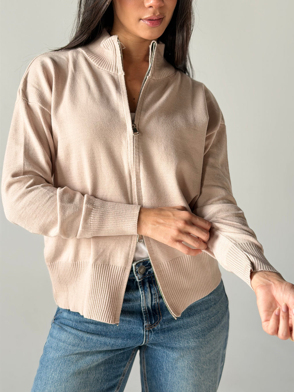 Zip-Up knit Cardigan in Beige