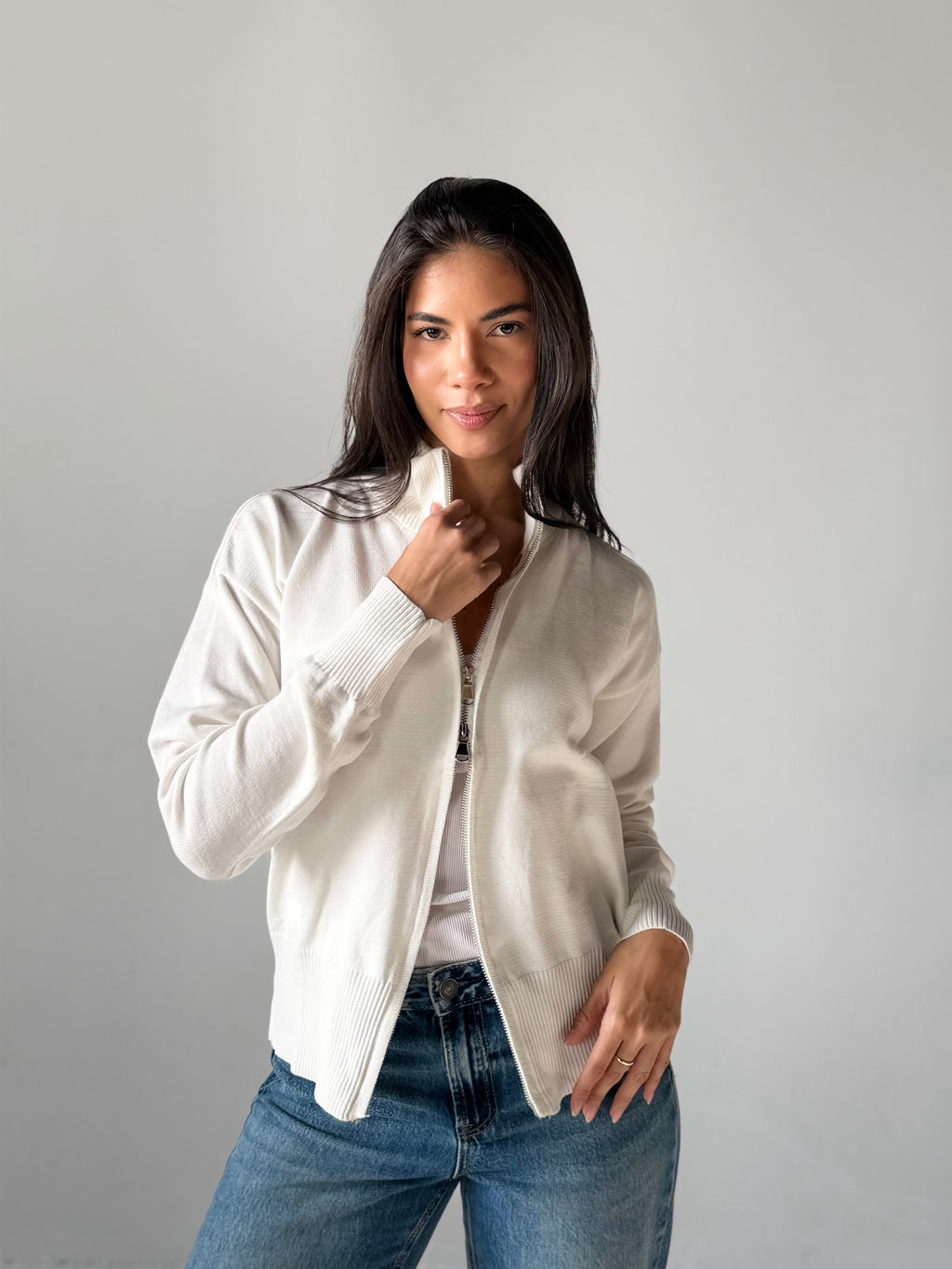 Zip-Up knit Cardigan in White