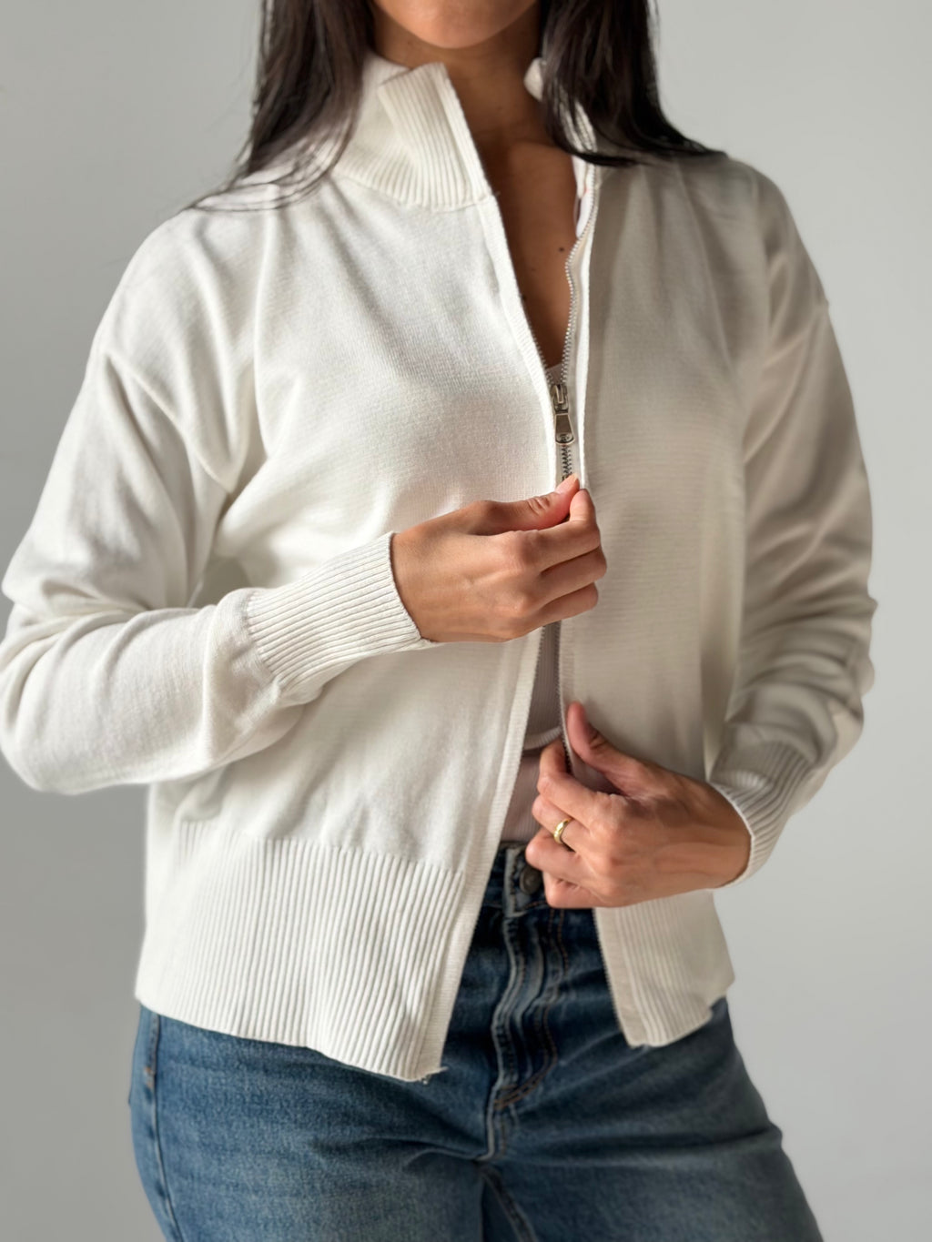 Zip-Up knit Cardigan in White