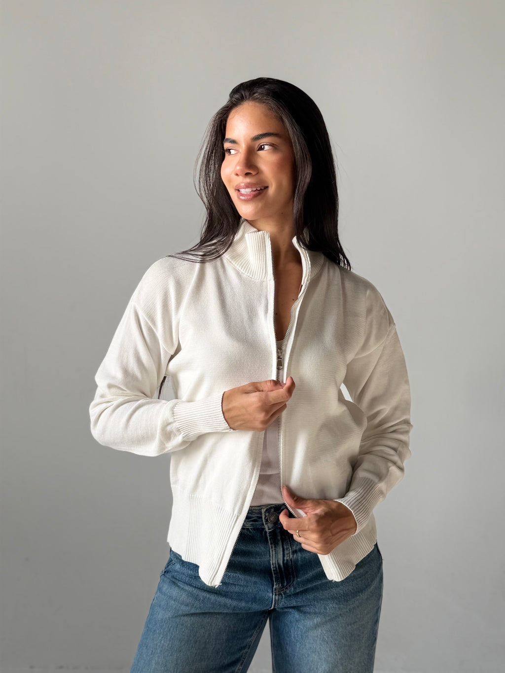 Zip-Up knit Cardigan in White