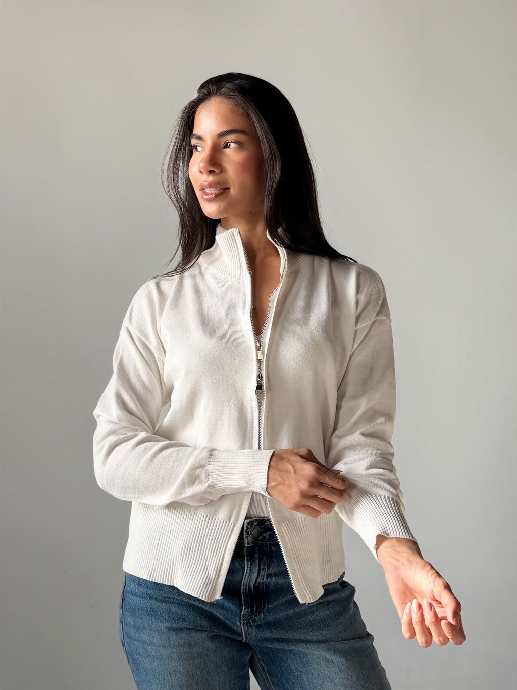 Zip-Up knit Cardigan in White