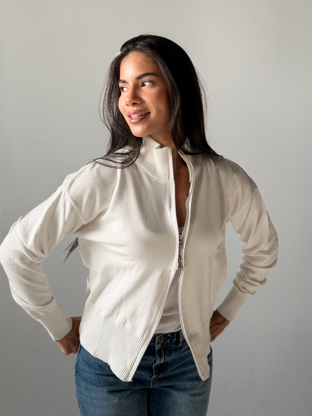 Zip-Up knit Cardigan in White